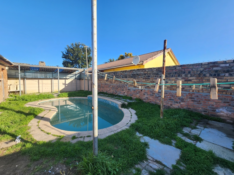 3 Bedroom Property for Sale in Devon Park Western Cape